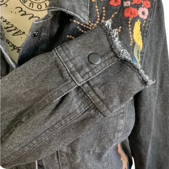 Mi ami women’s M embroidered black denim jacket - Picture 6 of 12